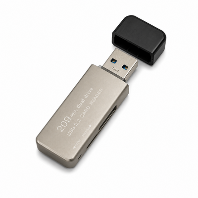قارئ بطاقات ذاكرة USB 3.2 ثنائي المنافذ (SD / MicroSD)