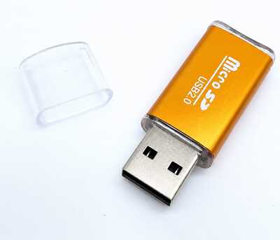 قارئ بطاقات ذاكرة Beetech Micro SD USB 2.0